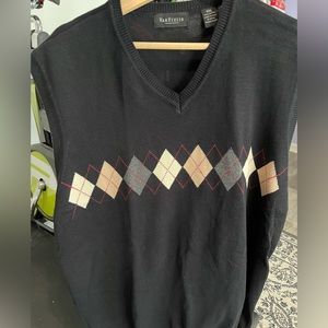 VAN HEUSEN ARGYLE CHECK Sweater Vest 2XL. Like New, worn 1x.   Athletic cut